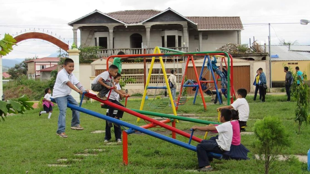 Neuer Spielplatz im Rahmen von CONVIVIR