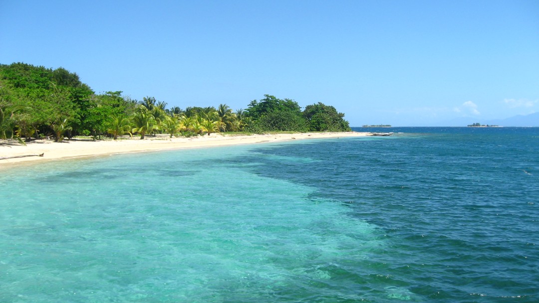 Marino Cayos Cochinos in Honduras