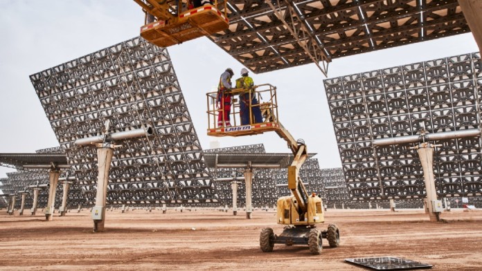 Solarpanel der Solaranlage in Ouarzazate, Marokko.