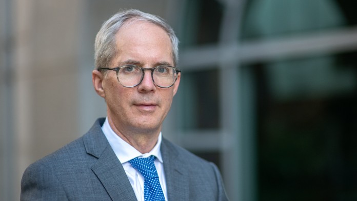 Portrait of Scott Morris