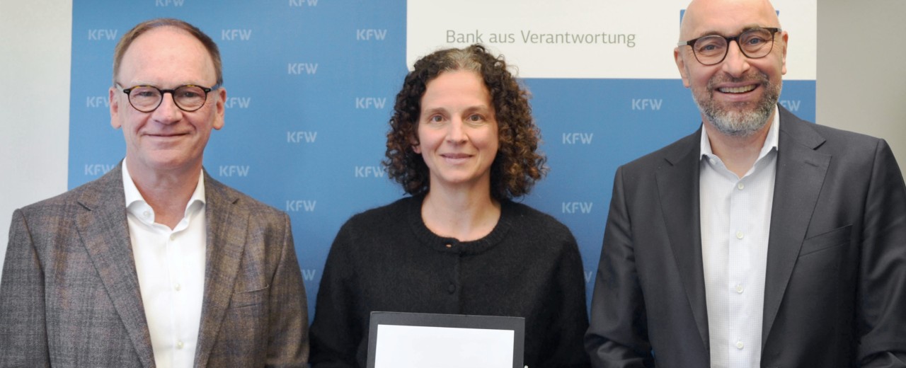 Gruppenbild der Bereichsleiter*innen Christian Krämer, Dr. Andrea Hauser und Olaf Zymelka 