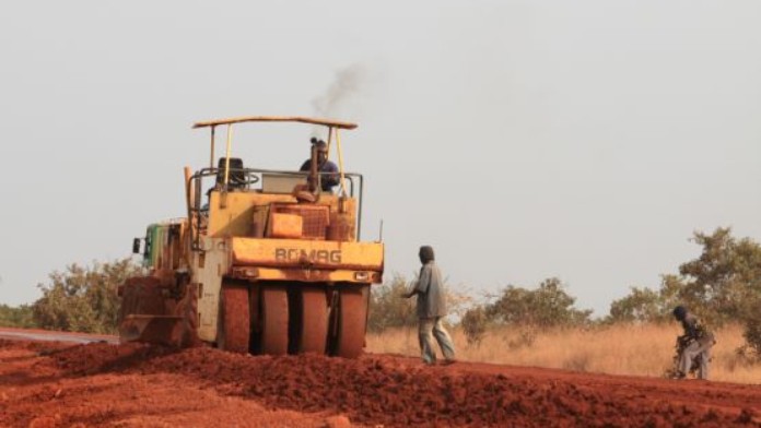 In Mali wird eine Straße gebaut