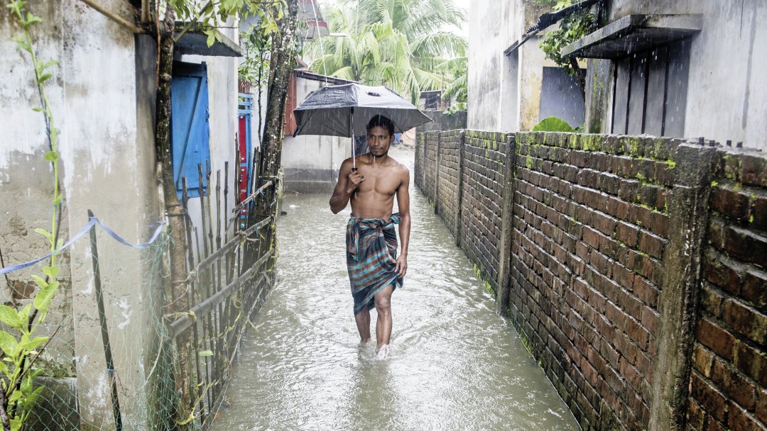 Menschen leiden unter Überschwemmungen in Labonchora, Khulna (Bangladesch)/ People suffering from inundation at Labonchora, Khulna (Bangladesh).