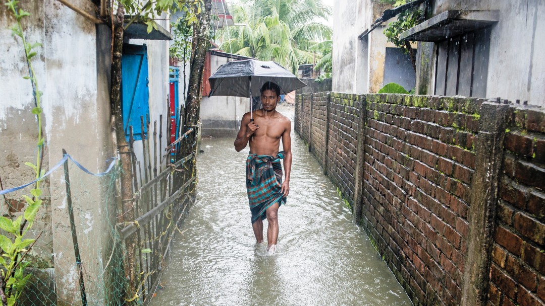 Menschen leiden unter Überschwemmungen in Labonchora, Khulna (Bangladesch)/ People suffering from inundation at Labonchora, Khulna (Bangladesh).