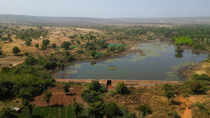 Luftaufnahme eines Geländes in Mali 