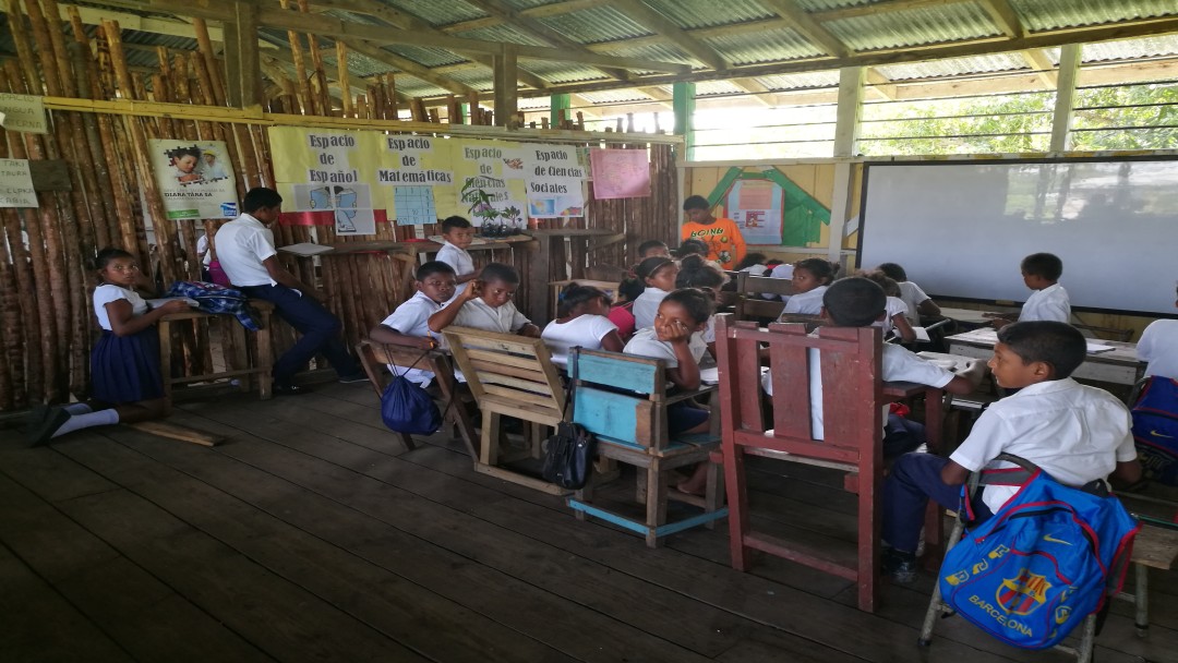 Schulkinder in einem Unterrichtsraum in Honduras