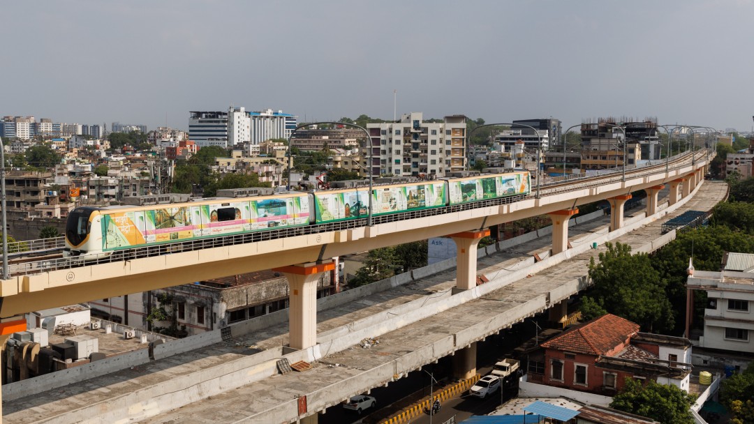 Train on an elevated railroad line in Nagpur