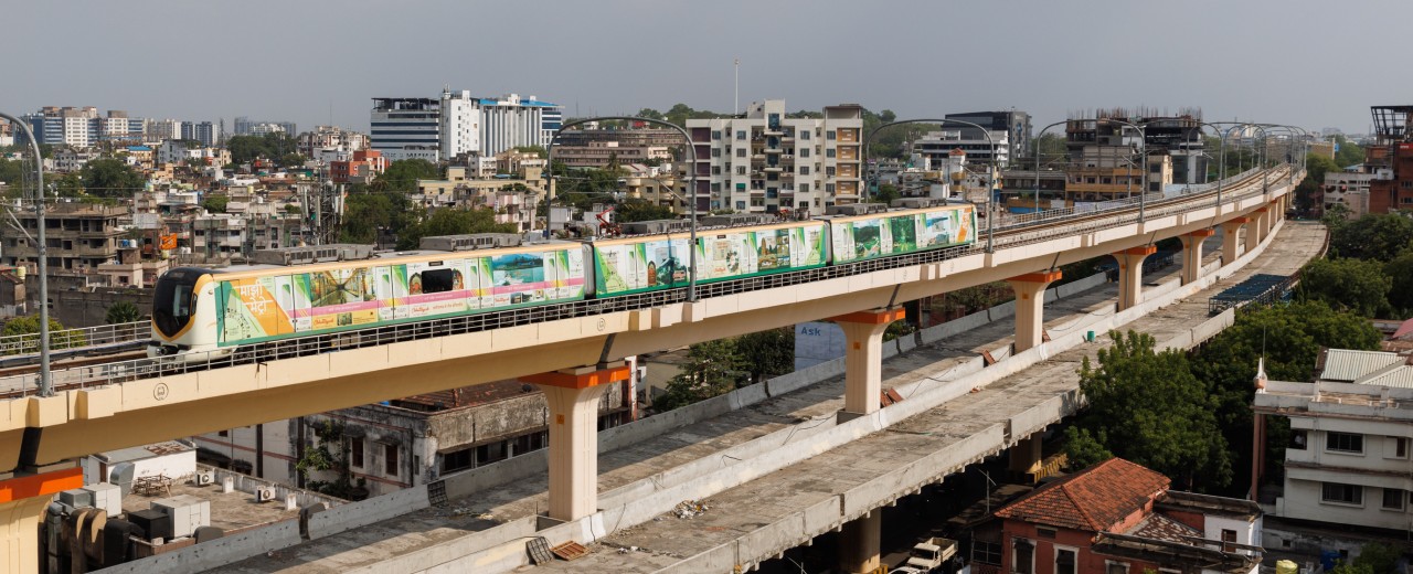Train on an elevated railroad line in Nagpur