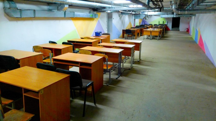 Klassenzimmer in Schutzbunker