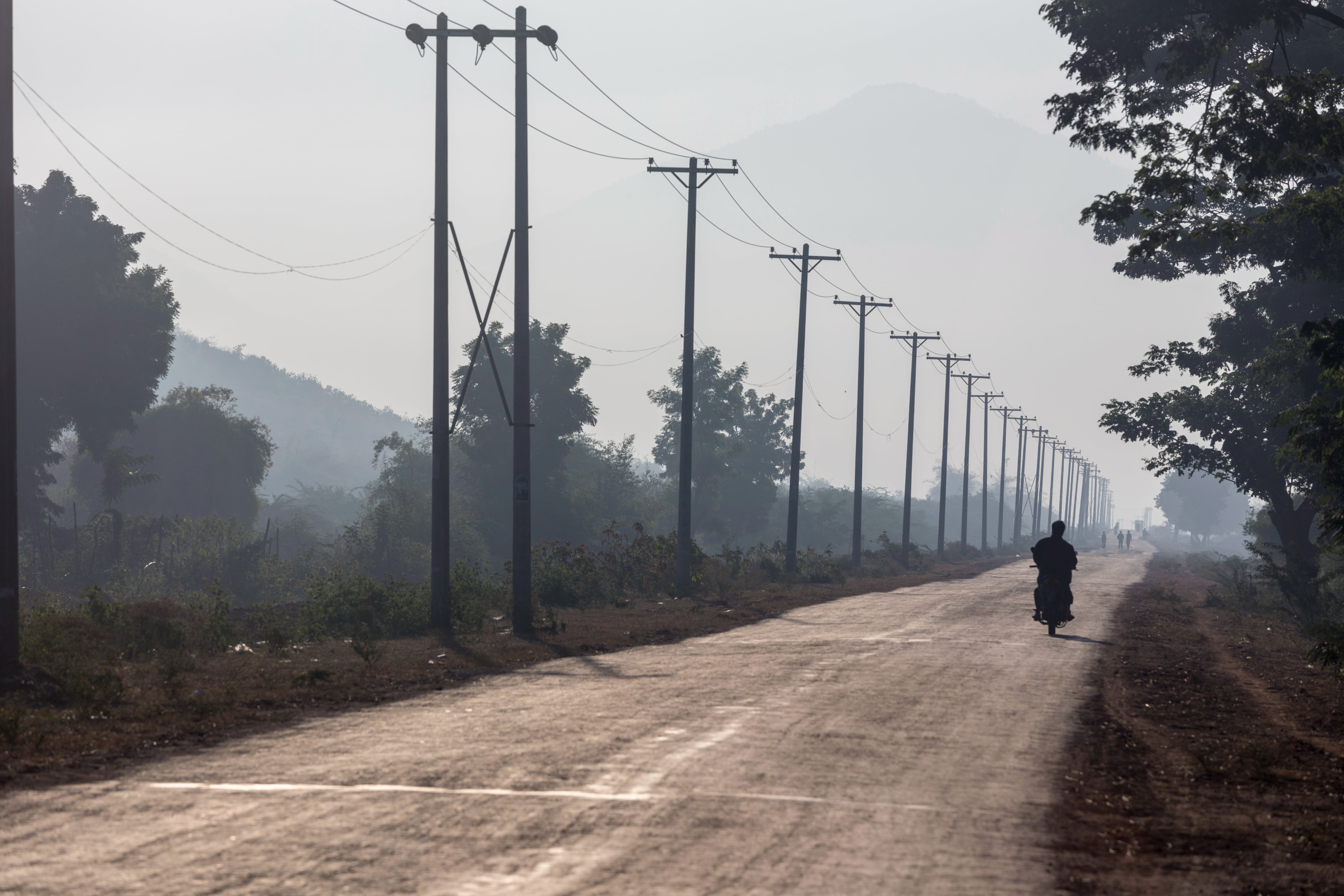 Straße nach Kinda Dam (Myanmar)