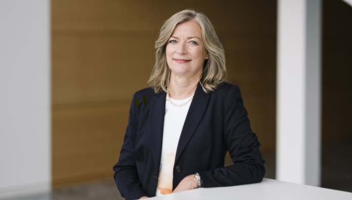 KfW Executive Board member Christiane Laibach in the Executive Board foyer of the Frankfurt branch office.